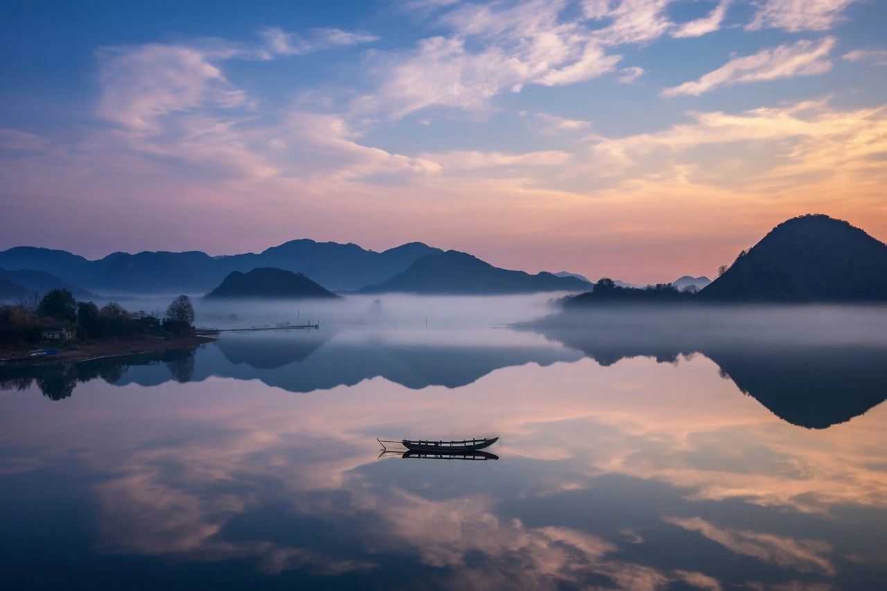 前山槎牙忽变态，后岭杂沓如惊奔.jpg